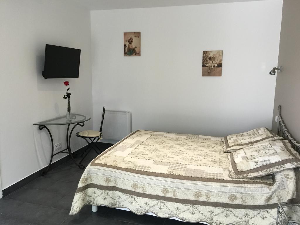 Chambres D'Hotes Le Mas Du Bijou Bleu 퓌제 쉬르 아르장 외부 사진